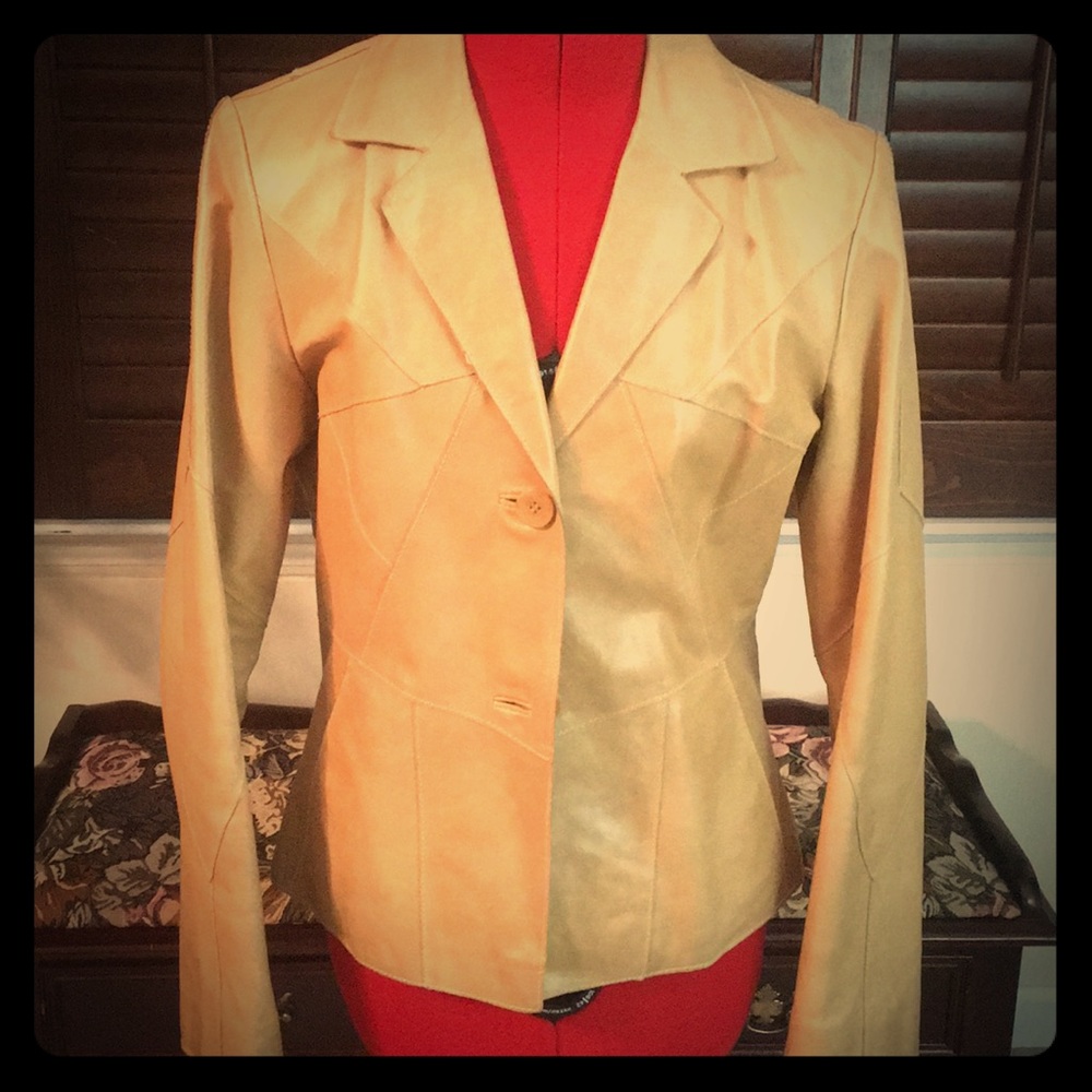 Ladies Cream Tan Leather Jacket.